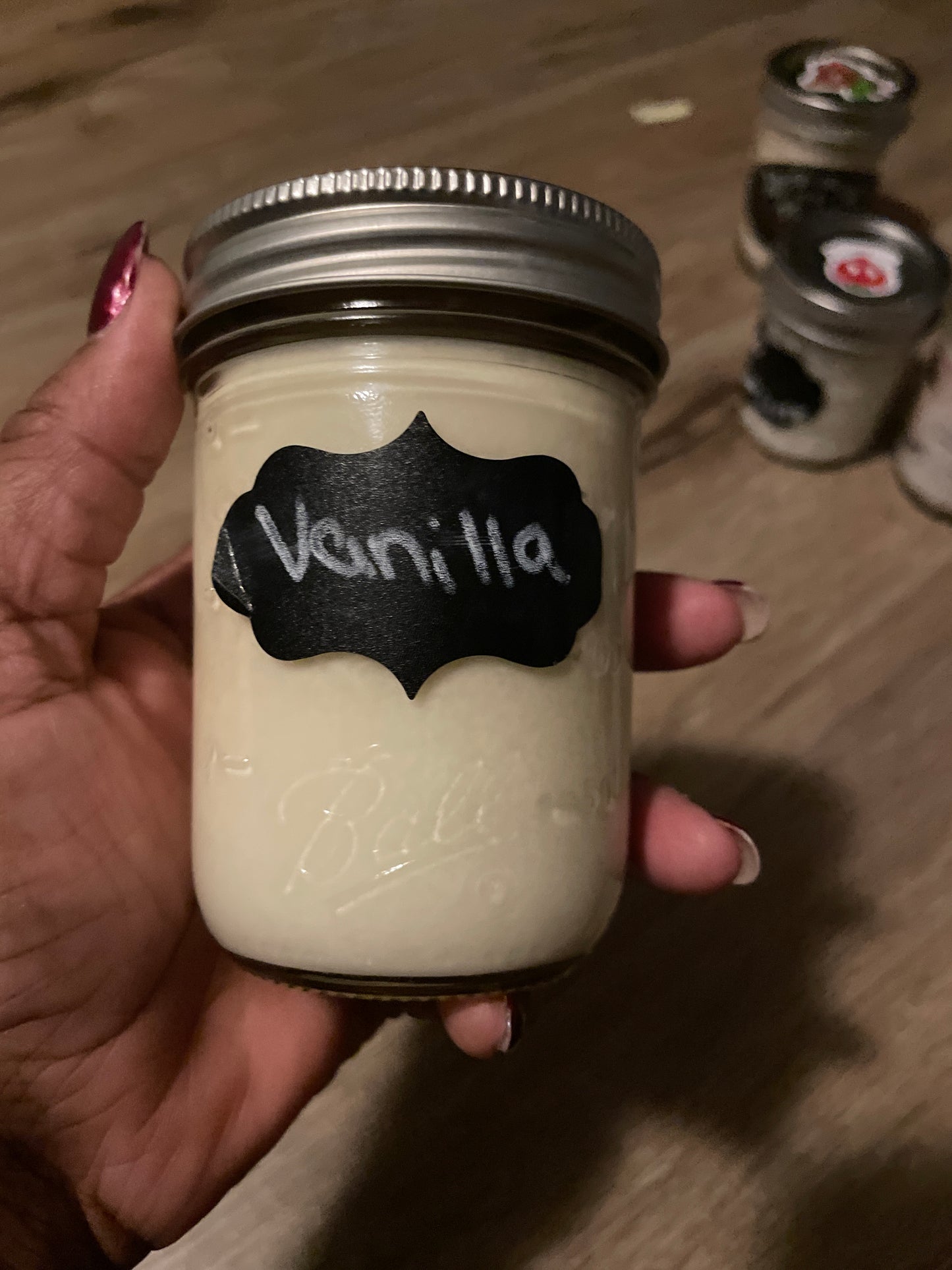 8oz vanilla fragrance candle