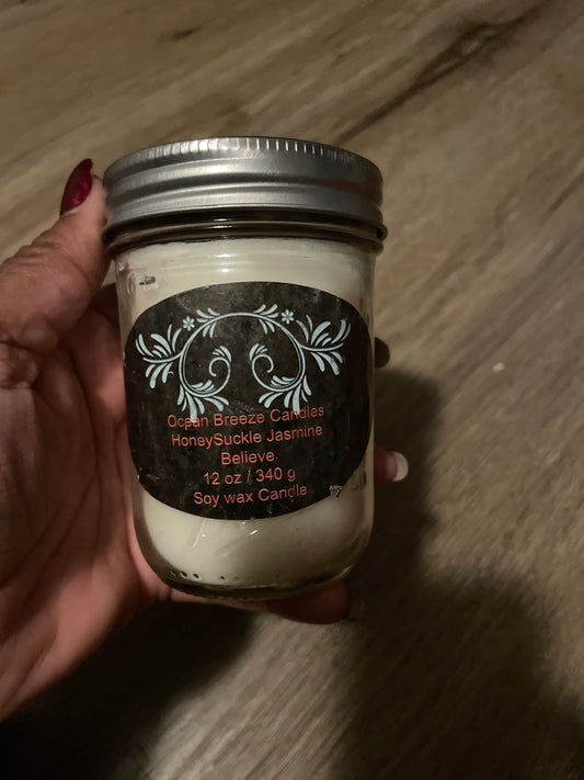 8oz Honeysuckle and Jasmin fragrance candle